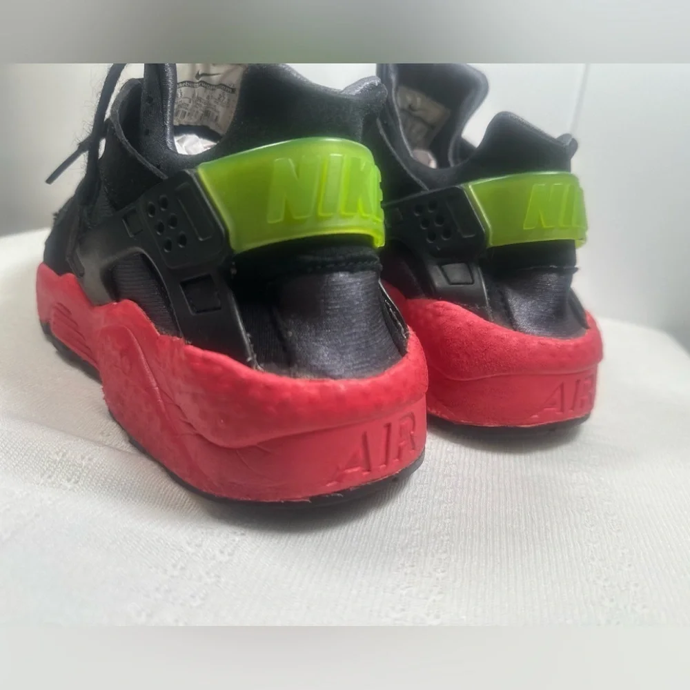 Nike Air Huarache Hyperpunch